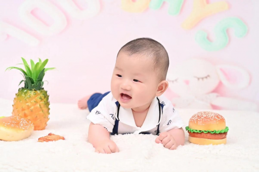 汶上宝宝眼角红血丝