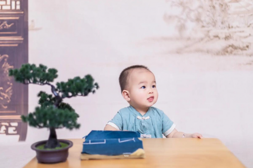 汶上三个月宝宝抬头不稳 汶上三个月宝宝抬头不稳